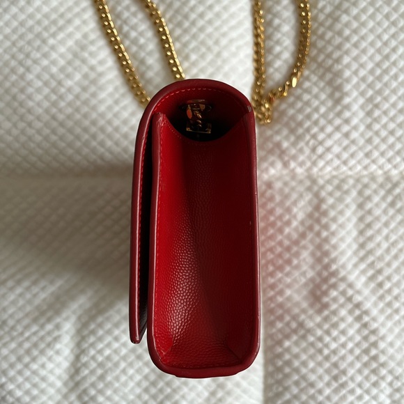 Saint Laurent KATE SMALL CHAIN BAG IN GRAIN DE POUDRE EMBOSSED LEATHER - Picture 4 of 9